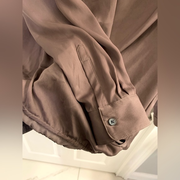 BANANA REPUBLIC • Dark Beige Blouse - Picture 8 of 9